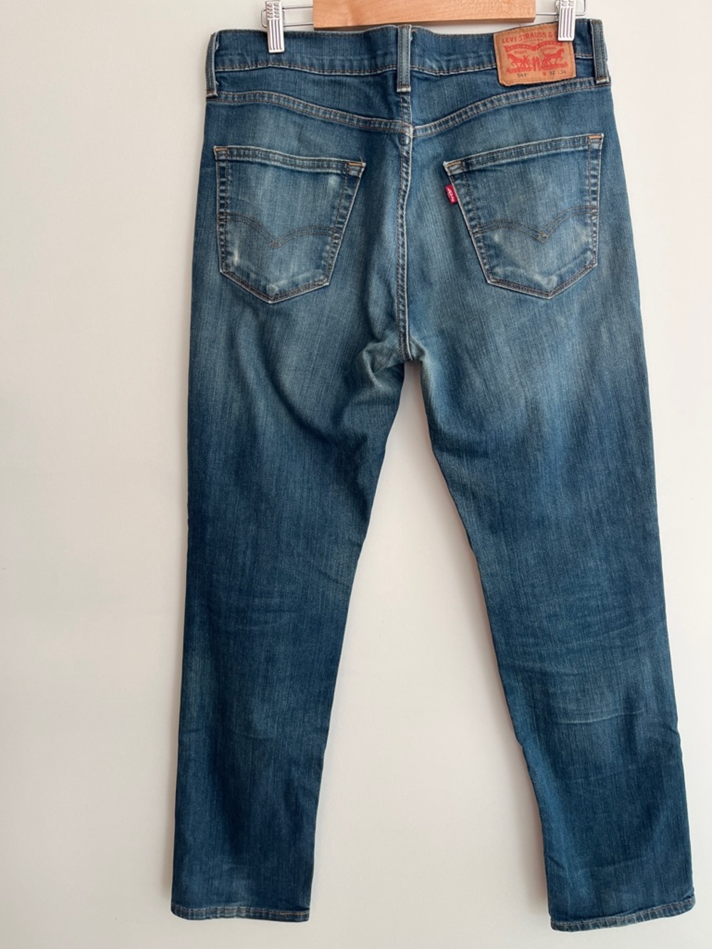 LEVI’S 541 Faded Well Worn Distressed Men’s Jeans Casual Repairs 32W 34L